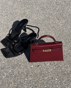Amélia | Elegant mini-väska i vinrött läder
