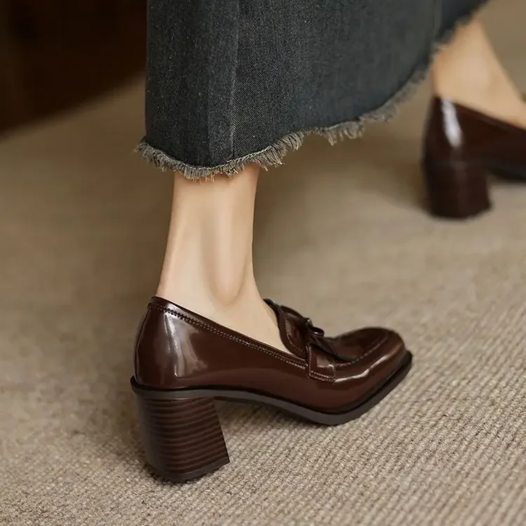 Élina | Loafers med tofsar och blockklack
