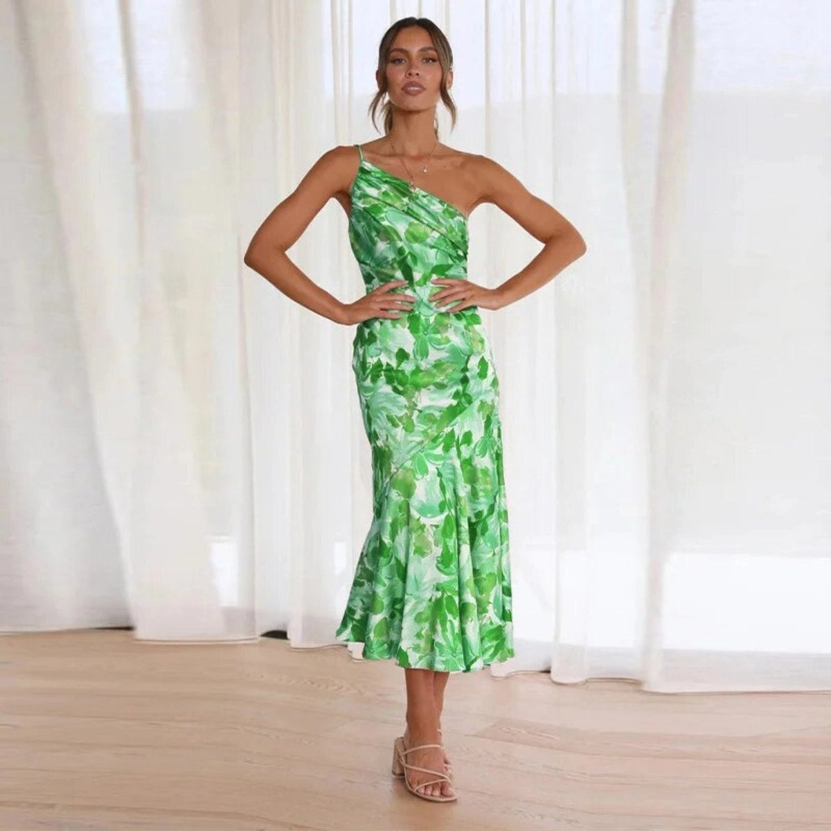 Hailey – Sommarmaxiklänning Med Asymmetrisk Skärning Och Blommönster För Dam