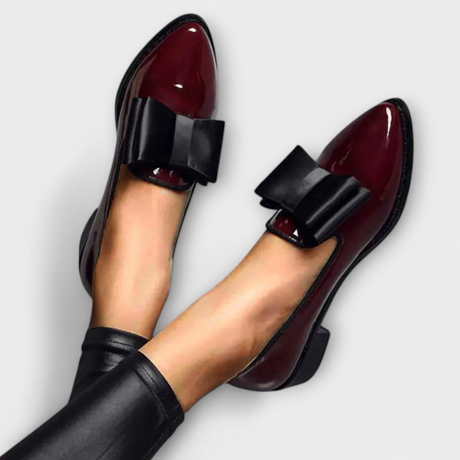 Charlotte | Lackloafers med rosett