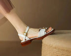 Amara – Platta Sandaler Med Spänne