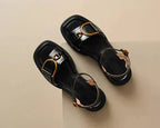 Amara – Platta Sandaler Med Spänne